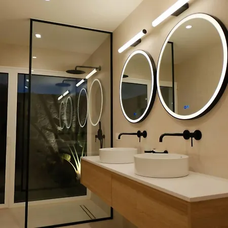 Vila Aine Luxury Puerto Calero