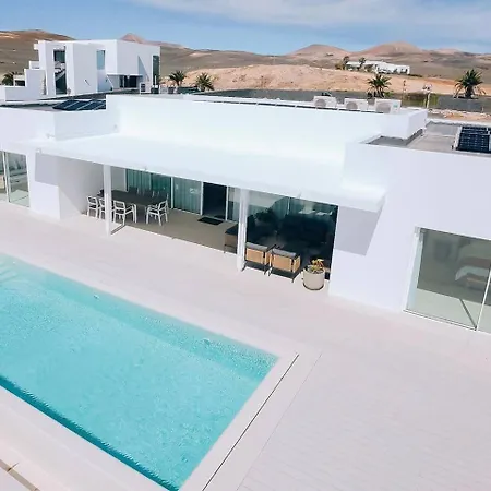 Aine Luxury Vila